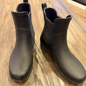 Eddie Bauer women’s rain boots - Size 9